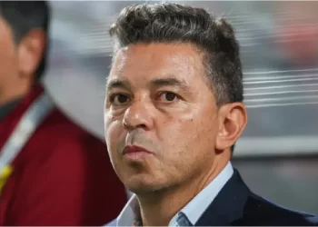 Gallardo se cansó de Benzemá y ya le busca reemplazante