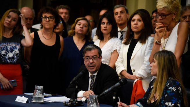 Germán Martínez contra las facultades excepcionales de la ley ómnibus: “Sigue siendo invotable”