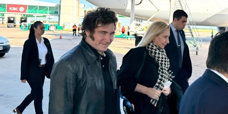 Javier Milei llegó a Davos y encabeza su primera gira internacional: FMI y reunión con empresarios