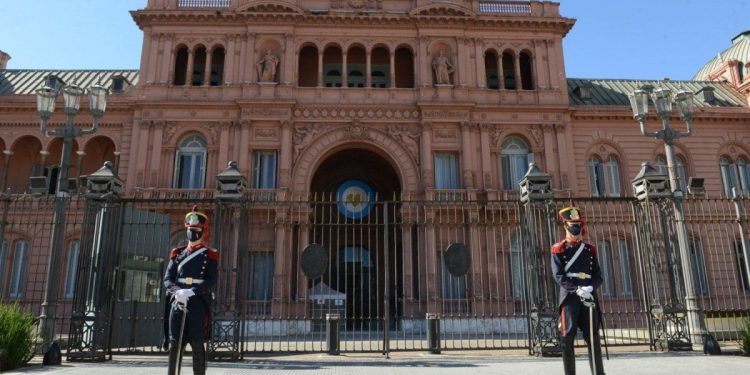 Javier Milei se reúne con su Gabinete en Casa Rosada y el oficialismo se prepara para debatir la ley ómnibus en Diputados