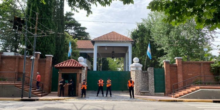 Javier Milei siguió el paro general de la CGT desde la quinta de Olivos