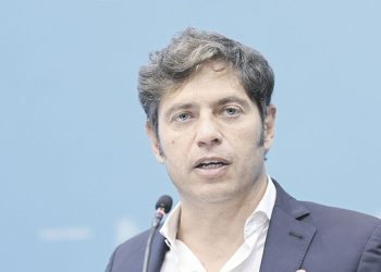 Kicillof viajó a Miramar y mantiene reunión con intendente local por el temporal