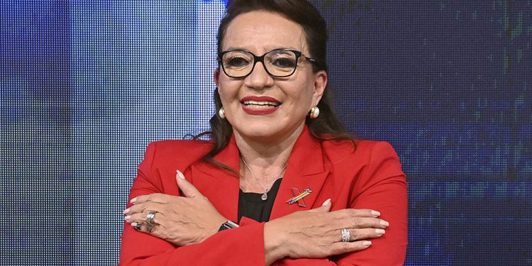 La presidenta de Honduras realiza cambios en el gabinete de cara a las elecciones de 2025