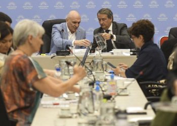 “Ley ómnibus”: oposición dialoguista pide más modificaciones en texto