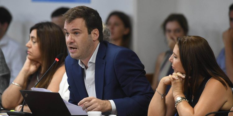López afirmó que hay cuestiones de la Ley “Bases” que “cómo están no pueden pasar”