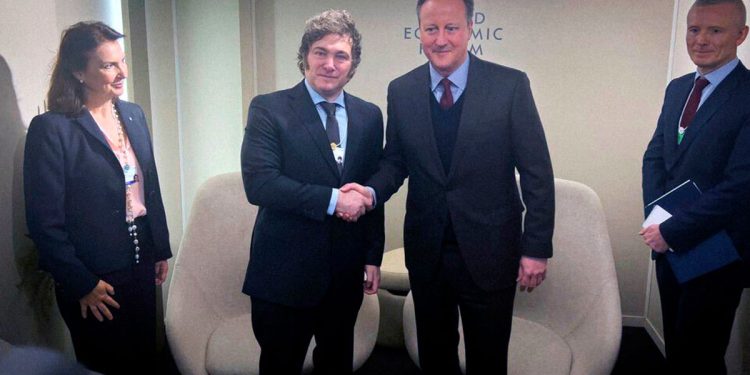 Malvinas: con Milei vuelve a Tierra del Fuego el fantasma del pacto Foradori-Duncan