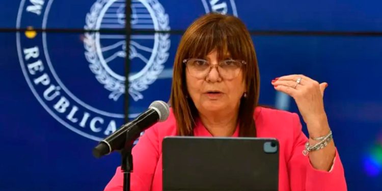 Mega Ley en el Congreso: Bullrich admitió errores y no habrá penas para reuniones de tres personas