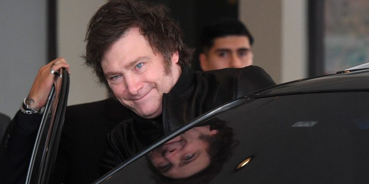 Milei encabeza una reunión de gabinete para analizar el avance del proyecto de ley “Bases”