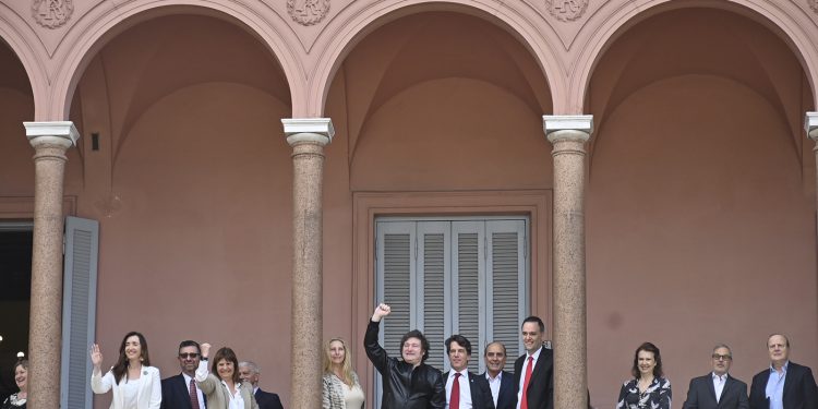 Milei vuelve a reunir al Gabinete antes de viajar a Santa Cruz y a la base Marambio