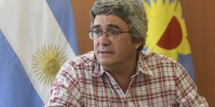 Ministro bonaerense advirtió que Ley “Bases” afecta “gravemente” a sectores productivos