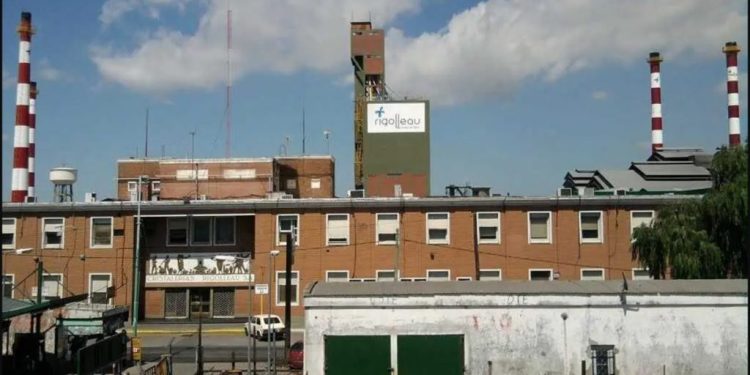 Murió asfixiado en la fosa de una fábrica: su familia se moviliza en reclamo de justicia