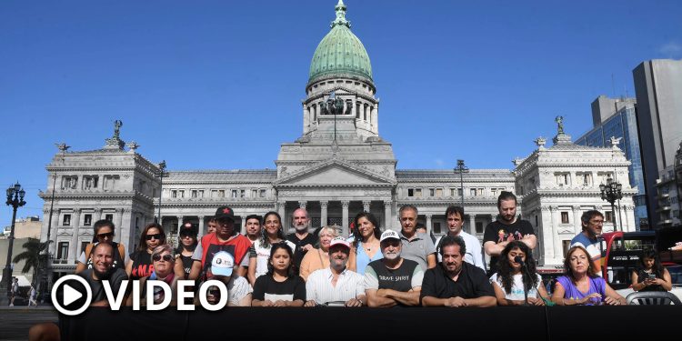 Organizaciones piqueteras, de DDHH y sindicales marchan al Congreso contra la ley “Bases”