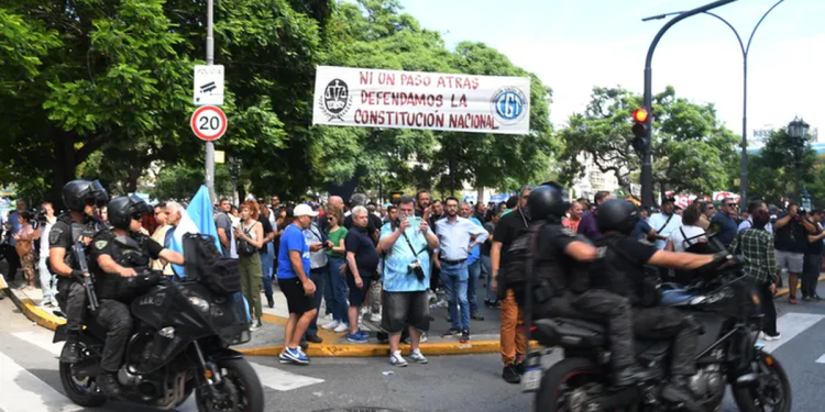 Paro general: Justicia de La Plata ordenó al Ministerio de Seguridad no inspeccionar o filmar manifestantes