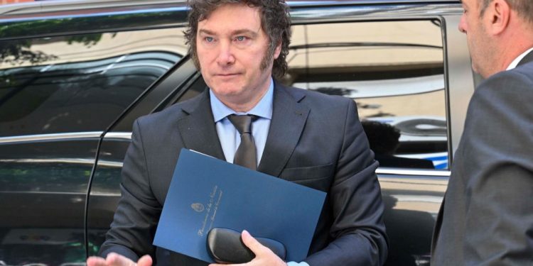 Pese a dar marcha atrás, Milei no tiene asegurada la ley ómnibus