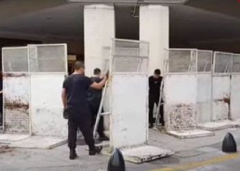 Piquetes de despedida (en la vereda) del Libertador