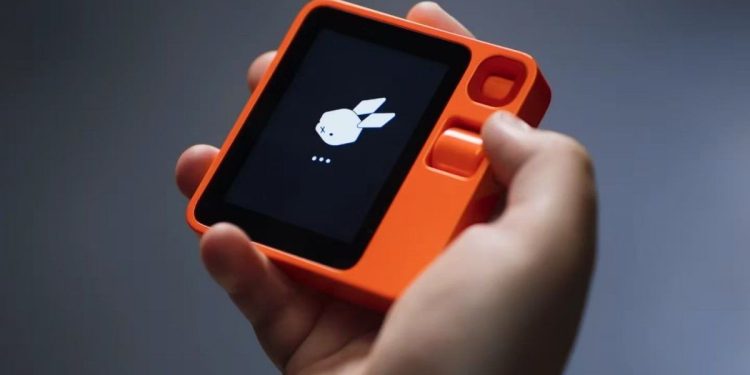 ¿Qué es Rabbit R1? El asistente de Inteligencia Artificial que revolucionó la CES 2024