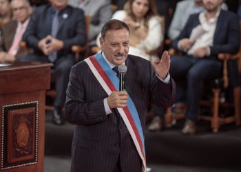 Quintela aseguró “estar obligado” a emitir una cuasimoneda por “la crueldad del ajuste”