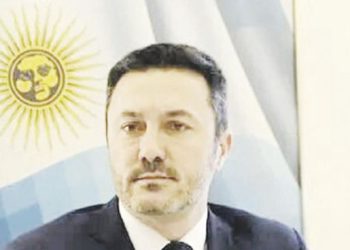 Raid de Luis Petri para poner en funciones a la nueva cúpula militar