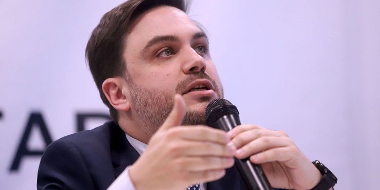 Ramiro Marra fue designado como presidente del Partido Libertario