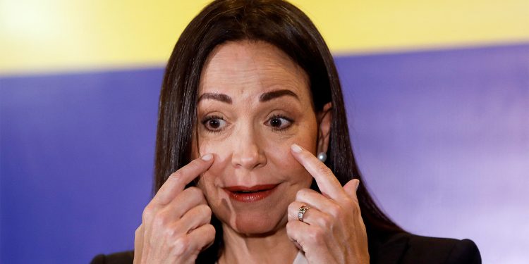 Ratifican inhabilitación de Machado y se derrumba acuerdo entre gobierno y oposición