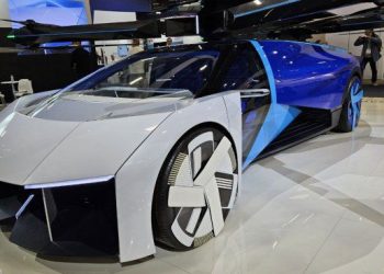 Salió a la venta el auto que permite viajar por tierra y aire: dónde y cómo comprarlo