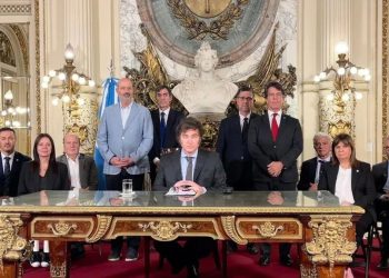 San Juan habilita la feria judicial para tratar amparo contra el DNU de Javier Milei