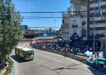 Siempre colectivo, nunca ómnibus