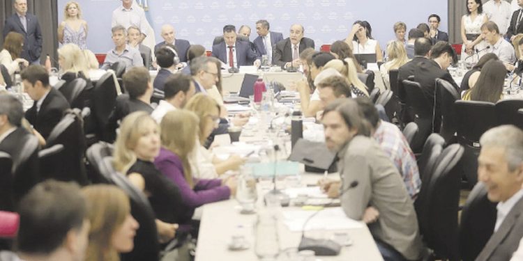 Sigue la efervescencia en el Congreso por “ley ómnibus”