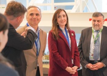 Villarruel en Bariloche se entrevistó con el intendente y visitó instalaciones de Invap