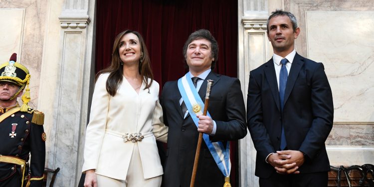 Villarruel felicitó a Milei por los primeros 30 días de gestión