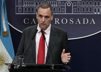 Adorni, sobre Chubut: “Este Gobierno no permite más caprichos de ninguna índole”