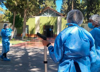 Asesinaron a puñaladas a una mujer en un cementerio en San Juan