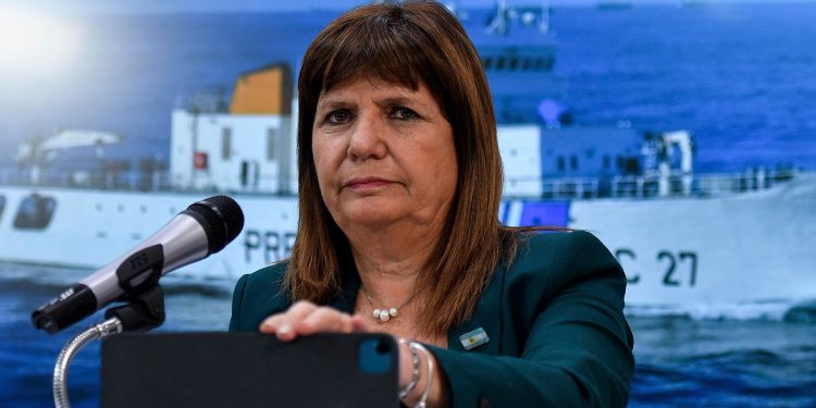 Bullrich dijo que Torres le adelantó que iba a “cortar el petróleo”
