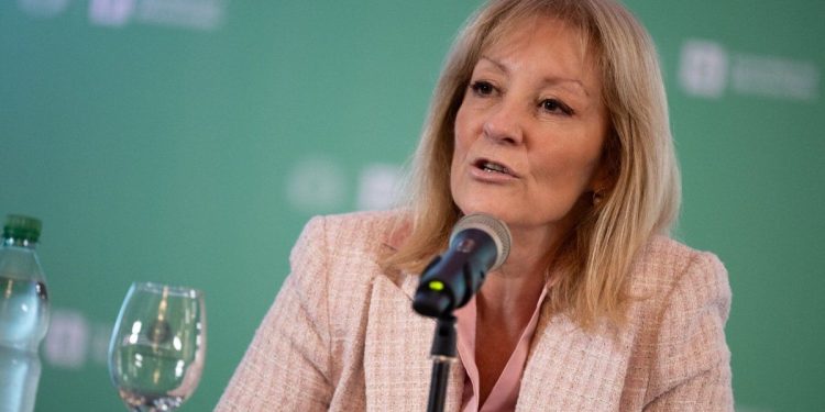 Carolina Cosse acusó de “inestable” al gobierno y de hacer “política tipo show”