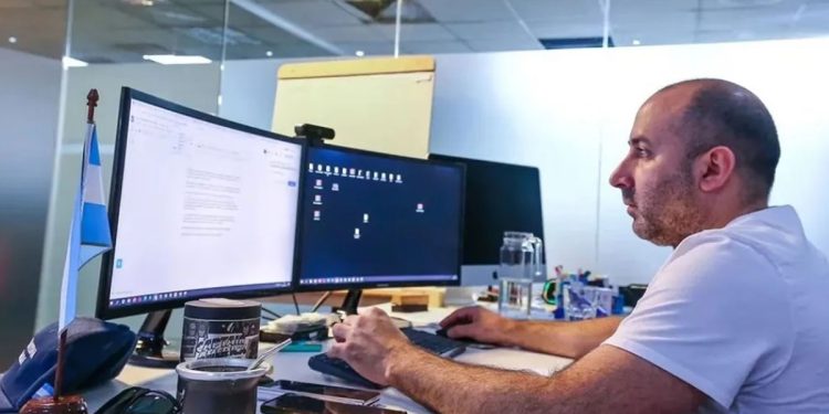 Cerimedo, de golpista contra Lula a manejar los trolls para Milei