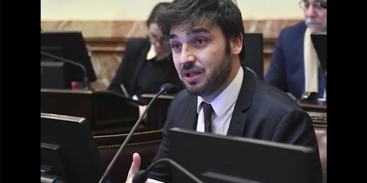 Chubut: tras un pedido del gobernador Torres, la Justicia ordenó al gobierno de Milei que devuelva a la provincia los subsidios del transporte