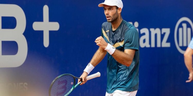 Díaz Acosta busca llegar a los cuartos de final en el ATP 250 de Santiago