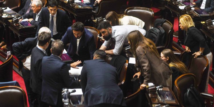 Diputados debate en particular la ley “Bases”, y faltan acuerdos en artículos centrales