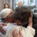 El abrazo de Javier Milei con el papa Francisco en su primer encuentro en el Vaticano