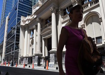 El BCRA acumuló en dos meses compras de divisas por US$6.905 millones