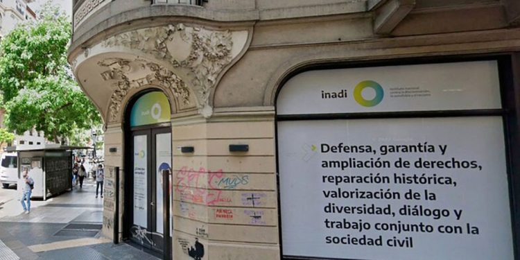 El cierre del Inadi y el intento de crear un relato que niegue la violencia