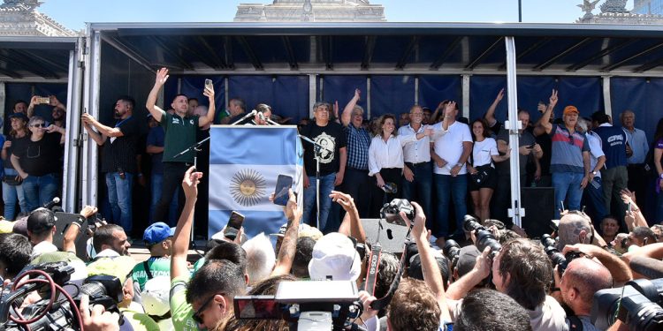 El Gobierno anunció la «libre elección de obras sociales» y crece la disputa con la CGT