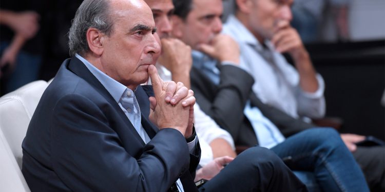 Francos niega “una guerra con el interior” pero los gobernadores irán a la justicia