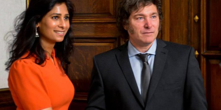 Gopinath valoró medidas iniciales pero pidió reforzar el apoyo a segmentos vulnerables