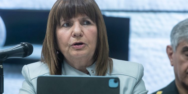 Incidentes en el Congreso: Bullrich dijo que “ya hay 18 detenidos, más los de la Ciudad”