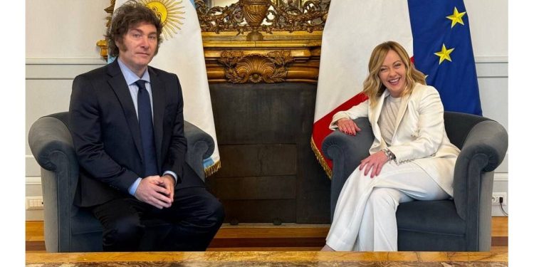 Javier Milei culminó su gira internacional en Italia