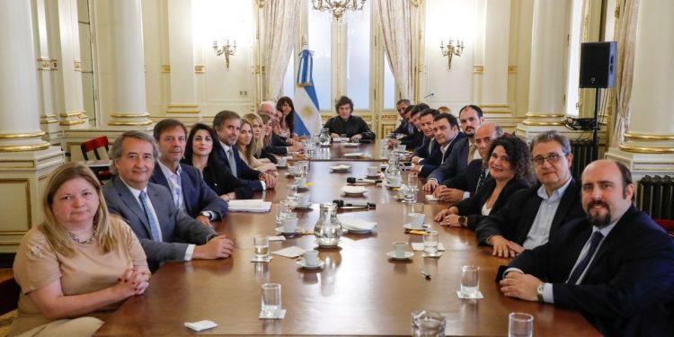 Javier Milei se reunirá con diputados de La Libertad Avanza para discutir el futuro de la ley ómnibus