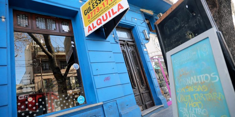 La Ciudad sigue sin intervenir en la crisis de alquileres, pero en cinco años subastó 455 inmuebles sin dueño