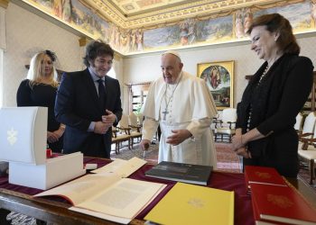 La Iglesia invita a «recapacitar» al gobierno de Milei por la falta de entrega de alimentos en comedores