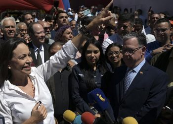 La inhabilitación a Machado genera nuevas exigencias para el Gobierno y la oposición